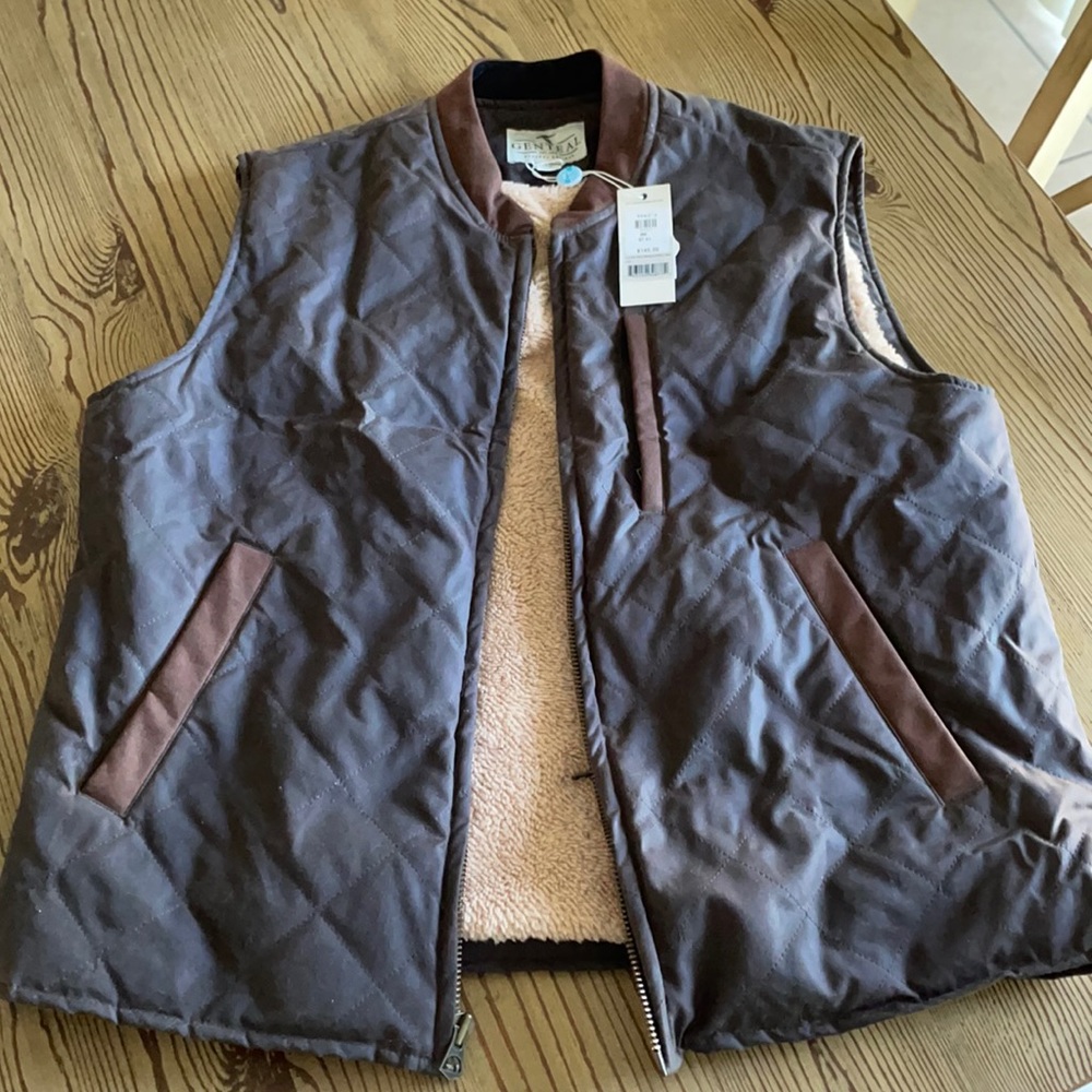 NWT, Mens Sz Lg Sherpa lined vest